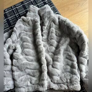 Zelle women’s furry coat size small